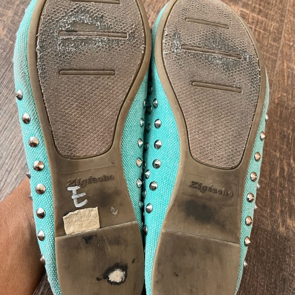 4/$25 Zigisoho Smokey Spiked Flats - 7 - Picture 6 of 6